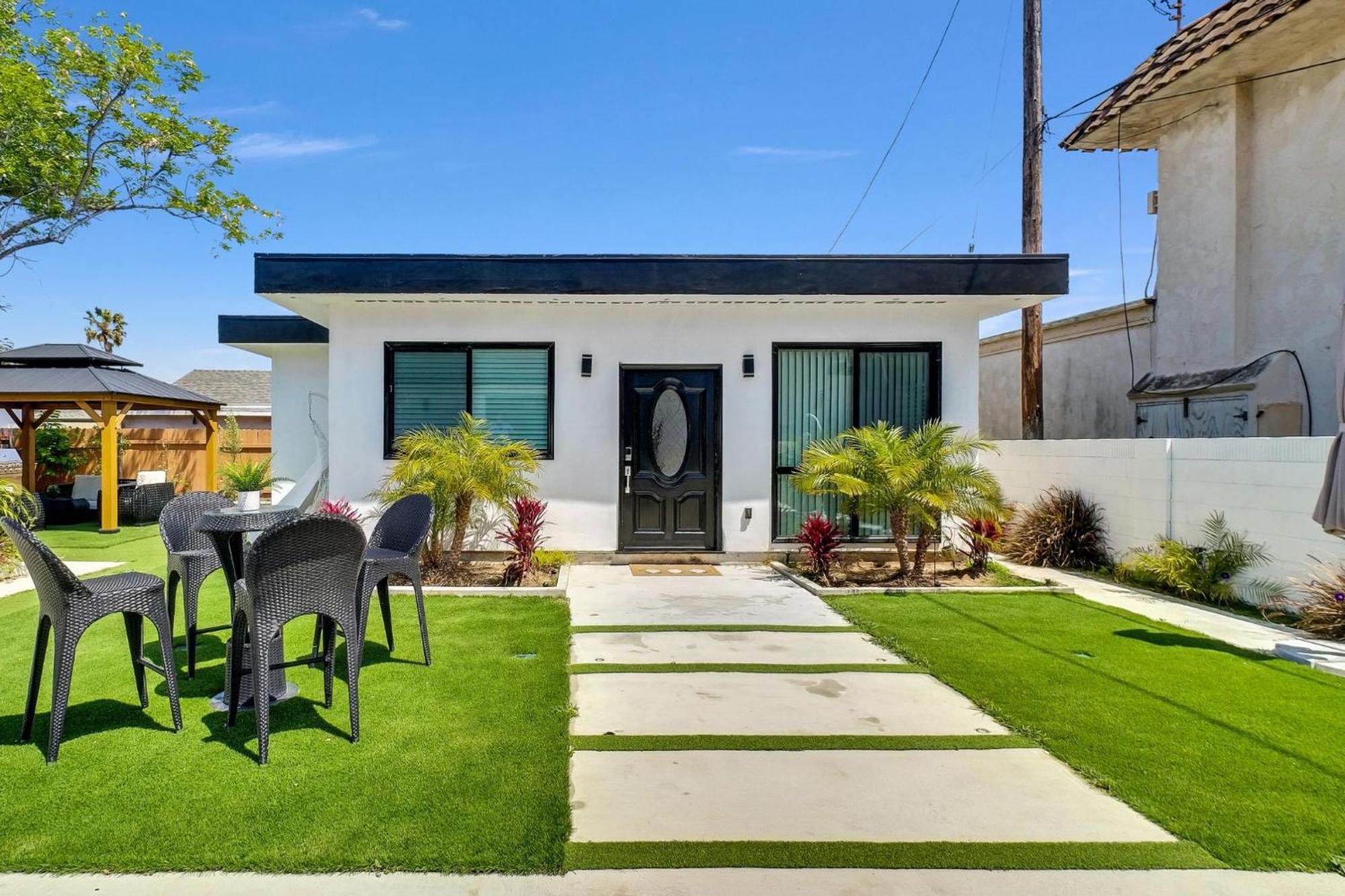 Luxury 4 Bedroom * Huntington Beach