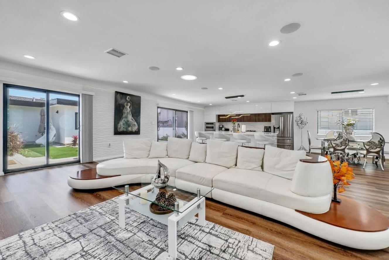 Luxury 4 Bedroom Villa Huntington Beach